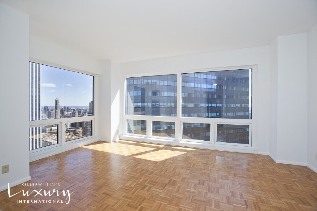 721 Fifth Avenue, Unit 40D photo 5