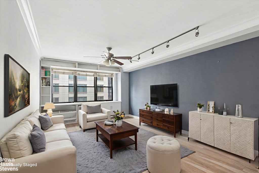 330 Third Avenue, Unit 15H