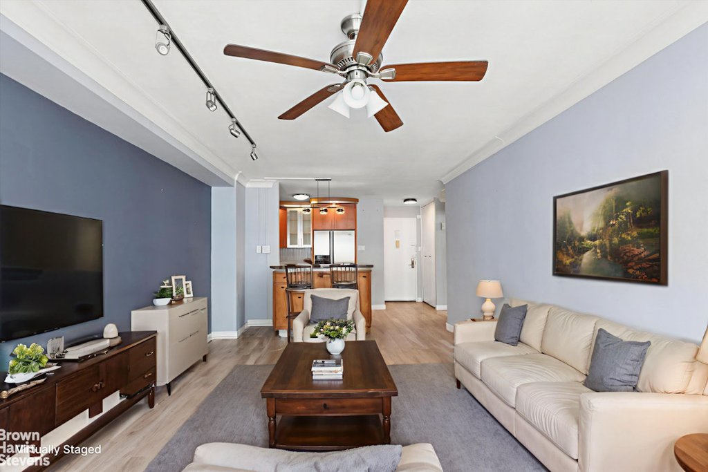 330 Third Avenue, Unit 15H photo 3