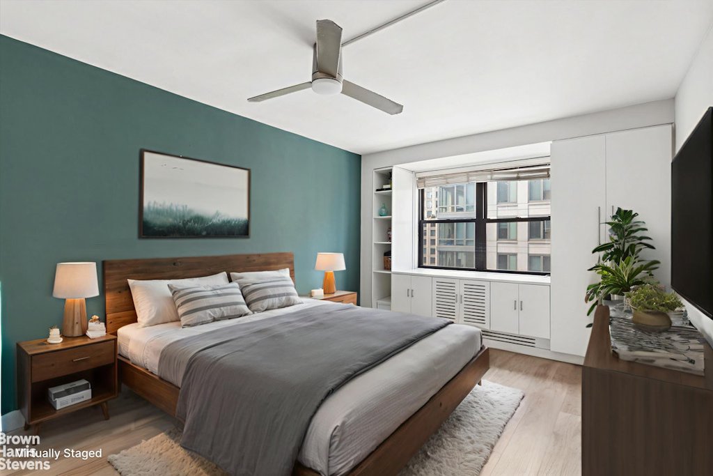 330 Third Avenue, Unit 15H photo 4