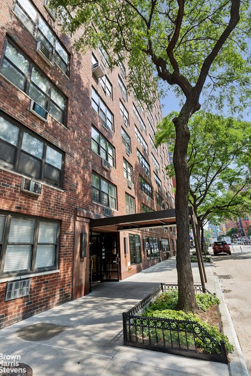 330 Third Avenue, Unit 15H photo 8