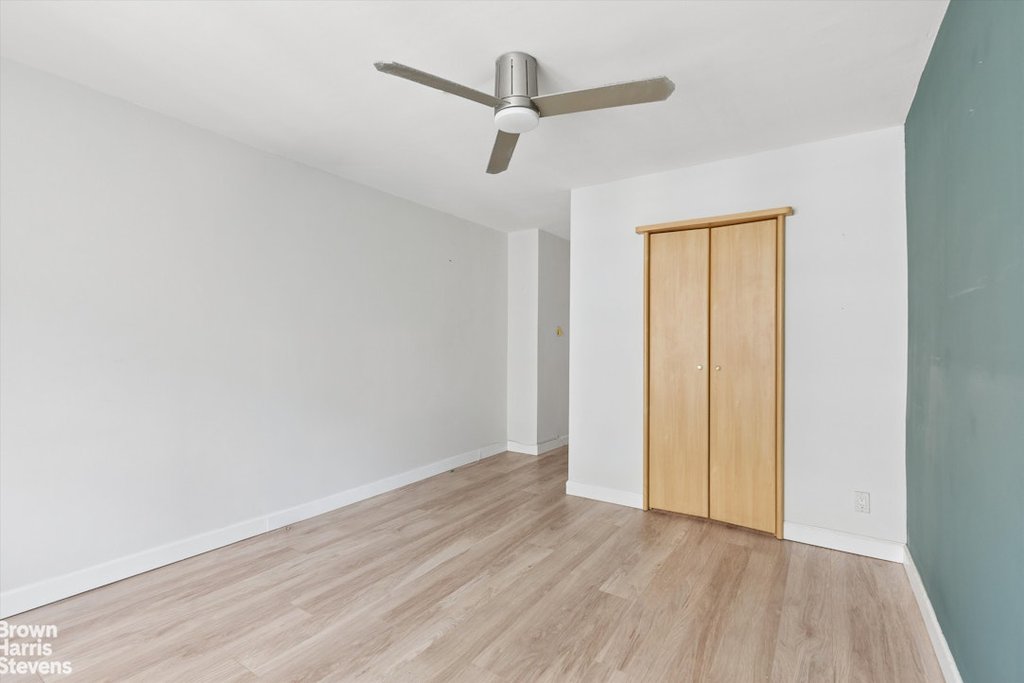 330 Third Avenue, Unit 15H photo 14