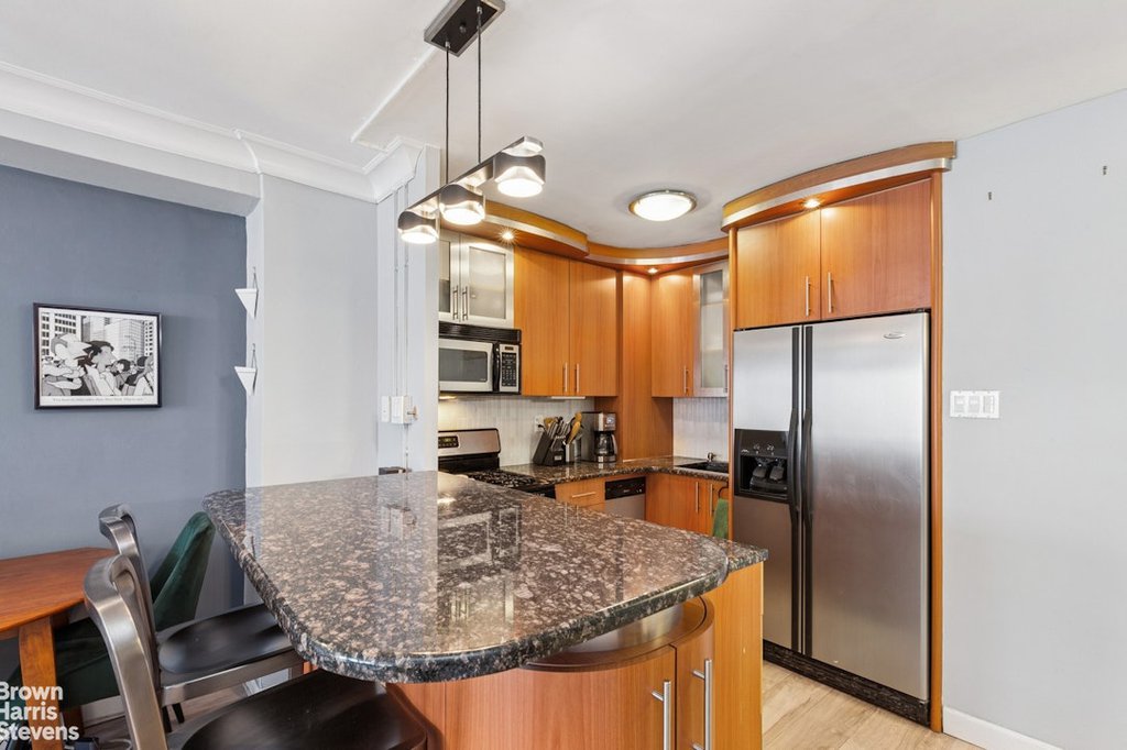 330 Third Avenue, Unit 15H photo 15