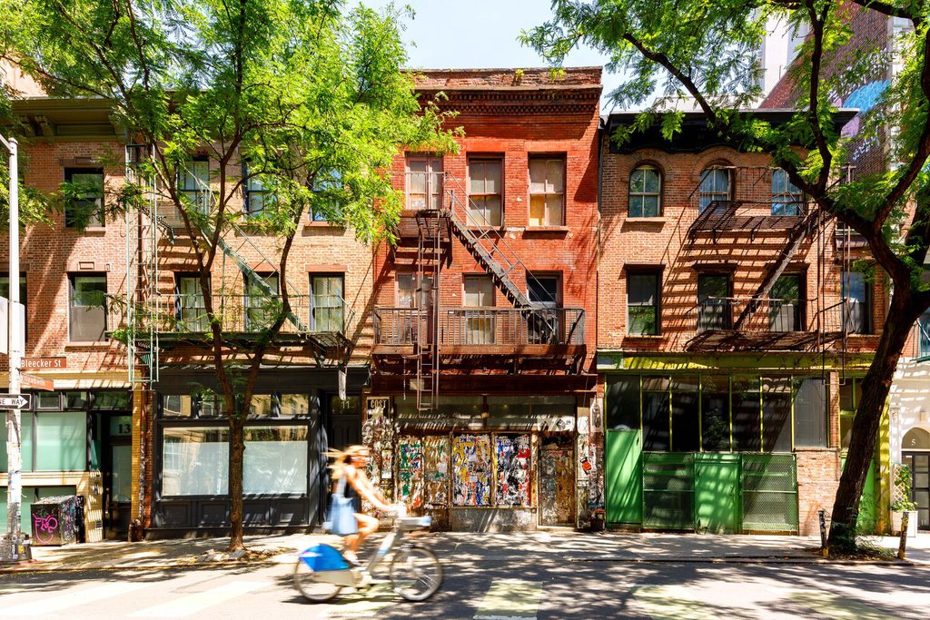 9 Bleecker Street