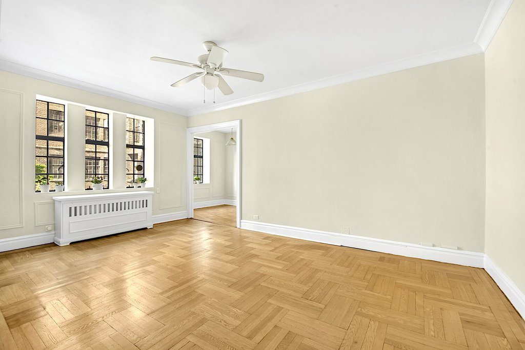 116 Pinehurst Avenue, Unit B12 photo 2