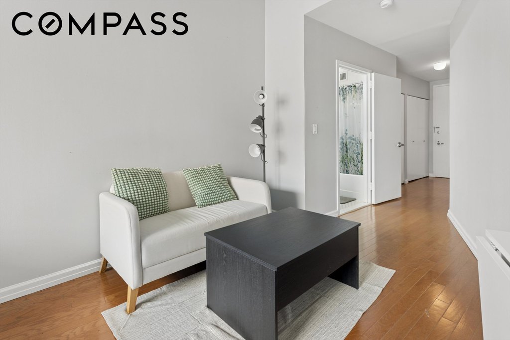 99 John Street, Unit 1413 photo 2