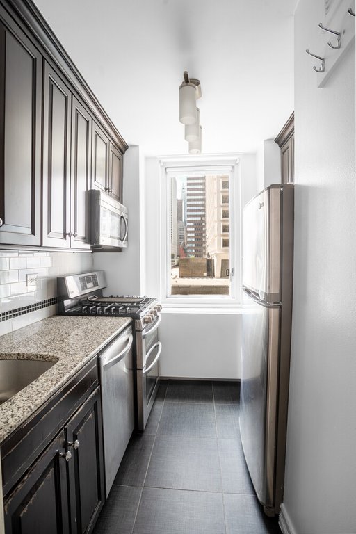 245 East 54th Street, Unit 11R photo 5