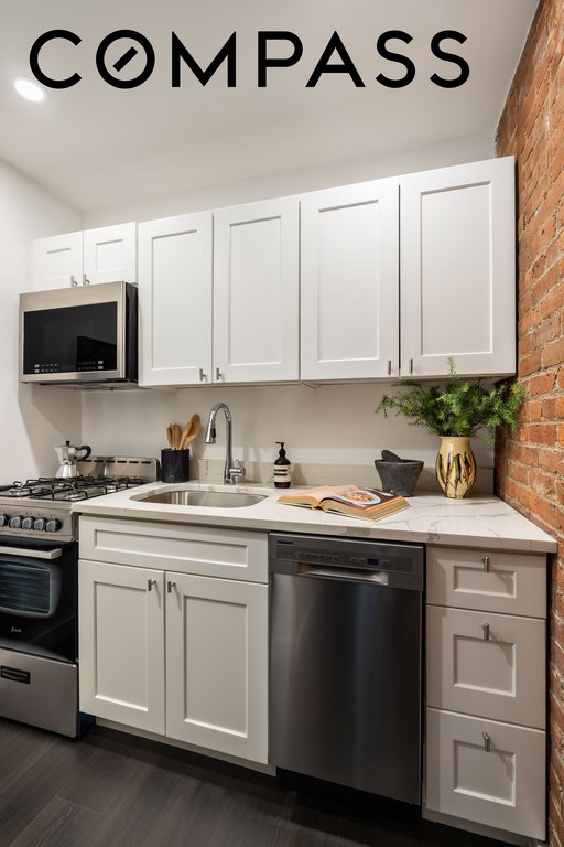 10 Christopher Street, Unit 3E photo 5