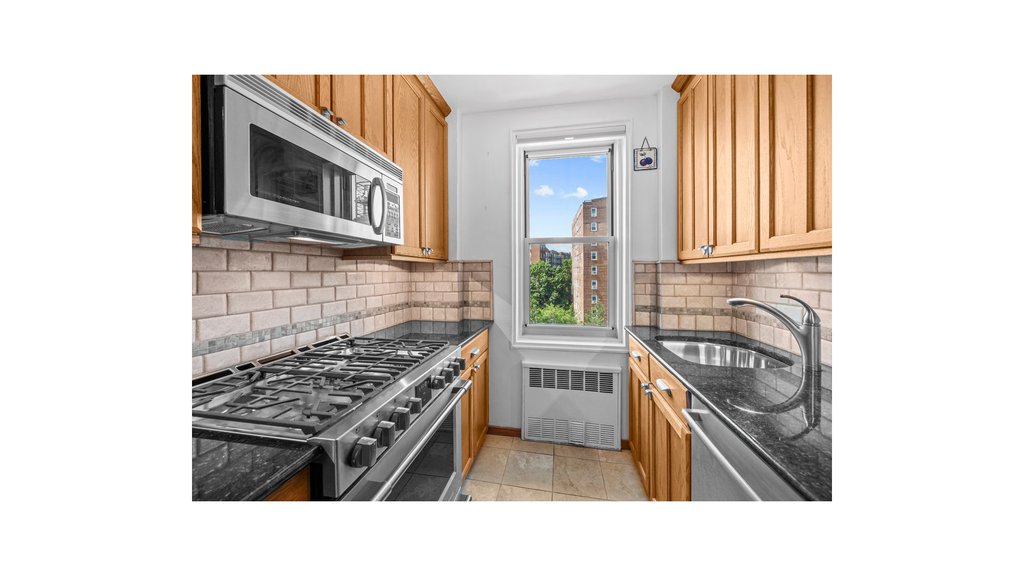 629 Kappock street, Unit 7N photo 7