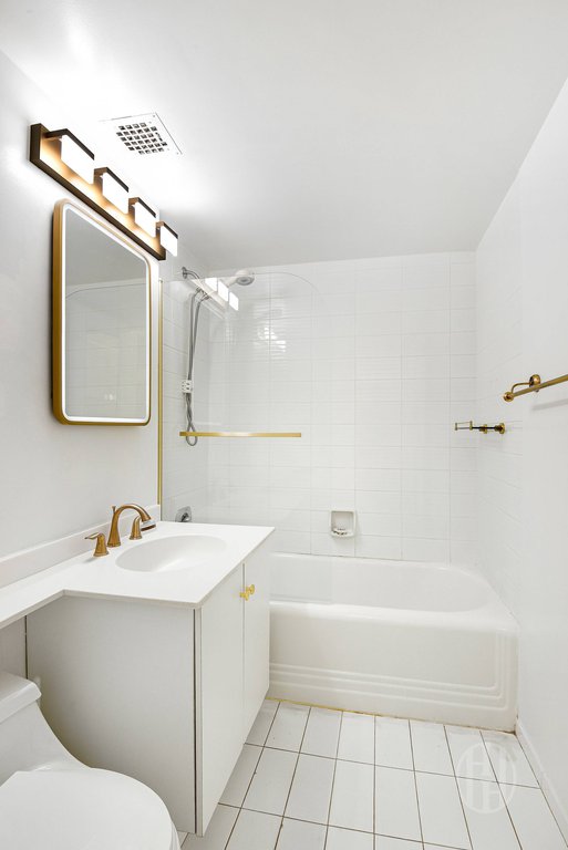 333 West 56th Street, Unit 3H photo 6