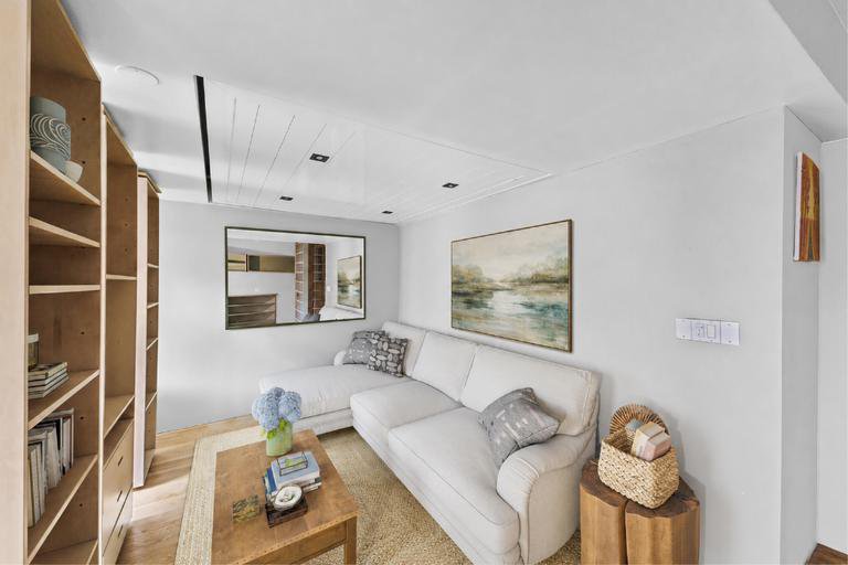 305 West 52nd Street, Unit 6A