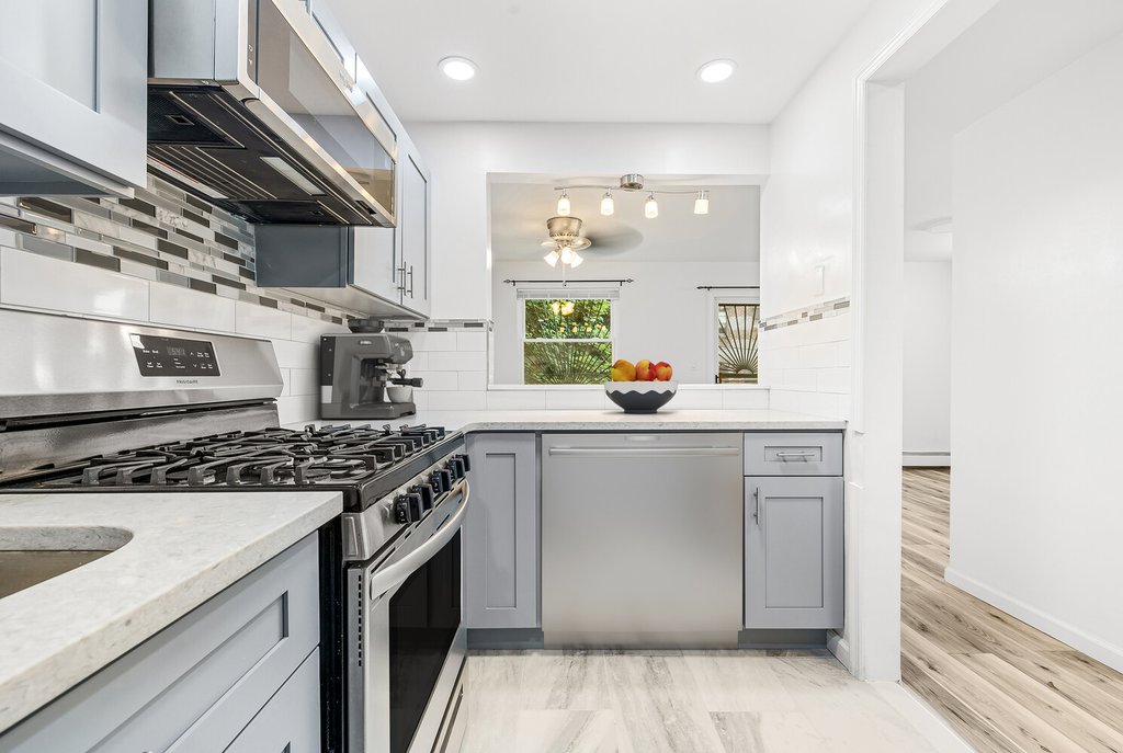 16 North Portland Avenue, Unit 2