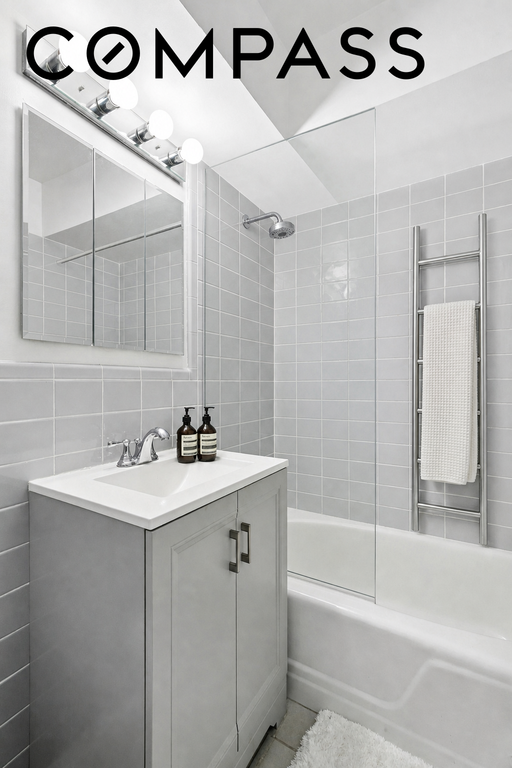 69 Fifth Avenue, Unit 17H photo 5
