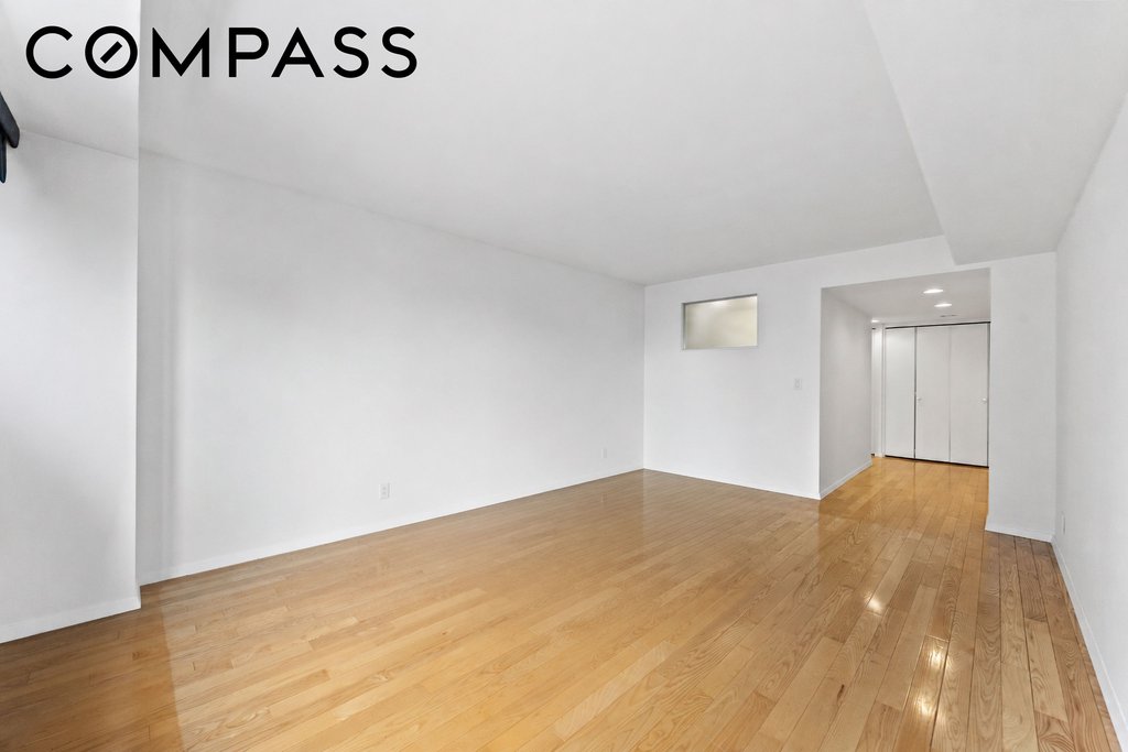 201 East 28th Street, Unit 16AB photo 9