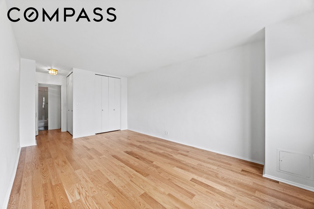 201 East 28th Street, Unit 16AB photo 10