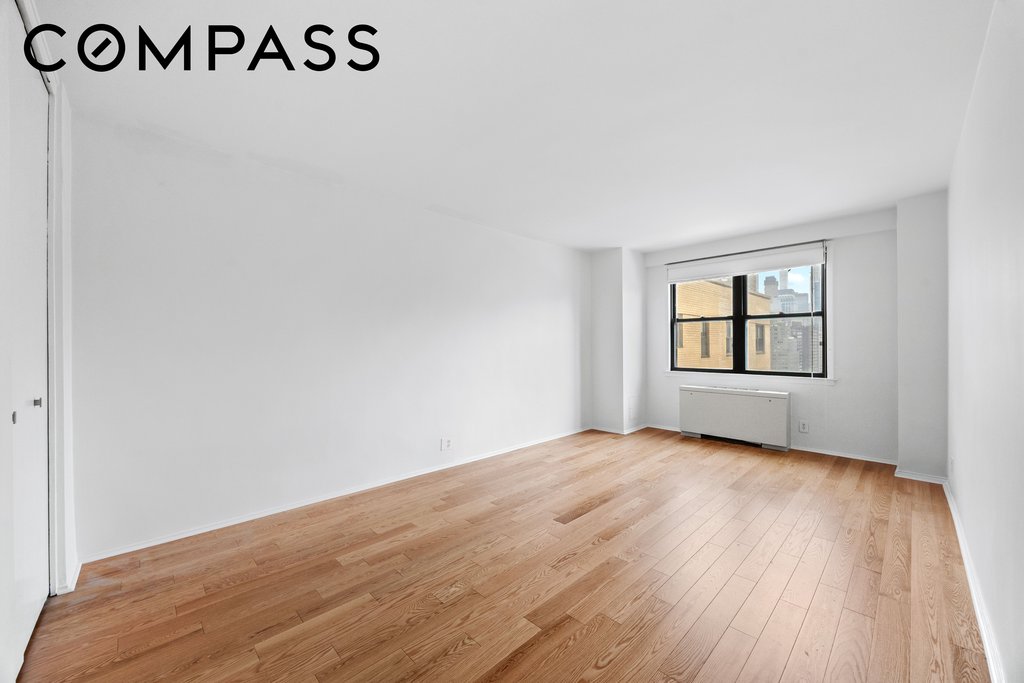 201 East 28th Street, Unit 16AB photo 12