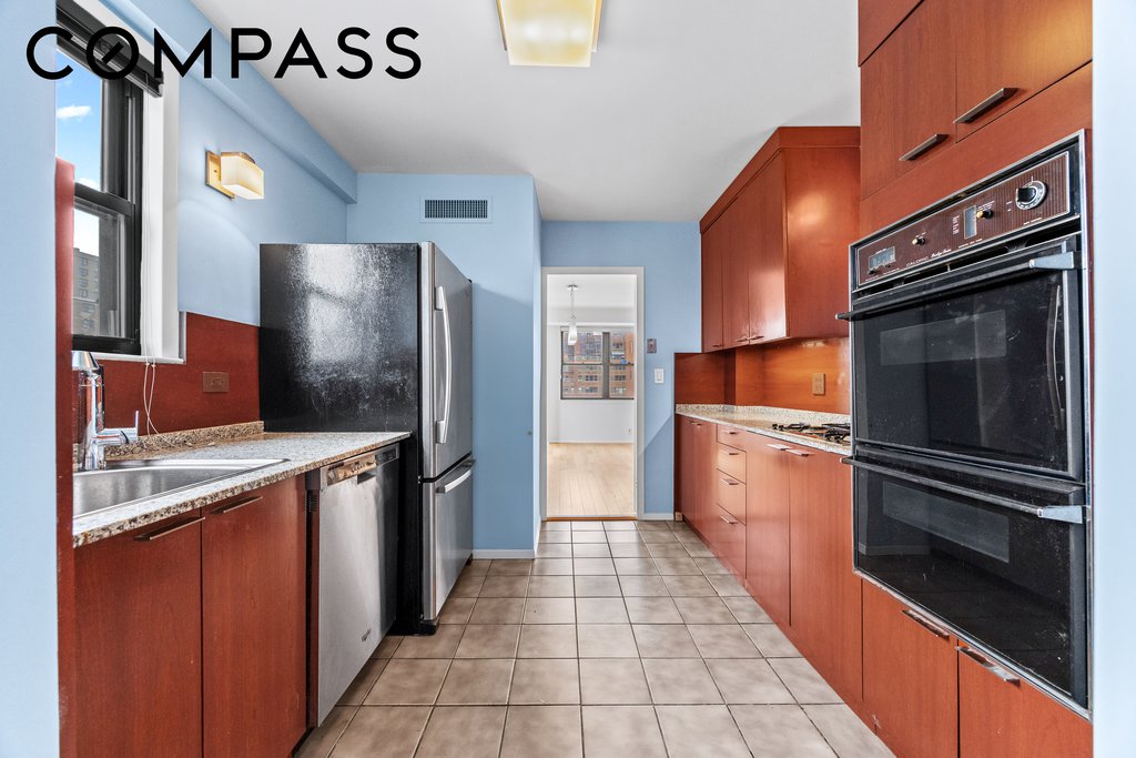 201 East 28th Street, Unit 16AB photo 20