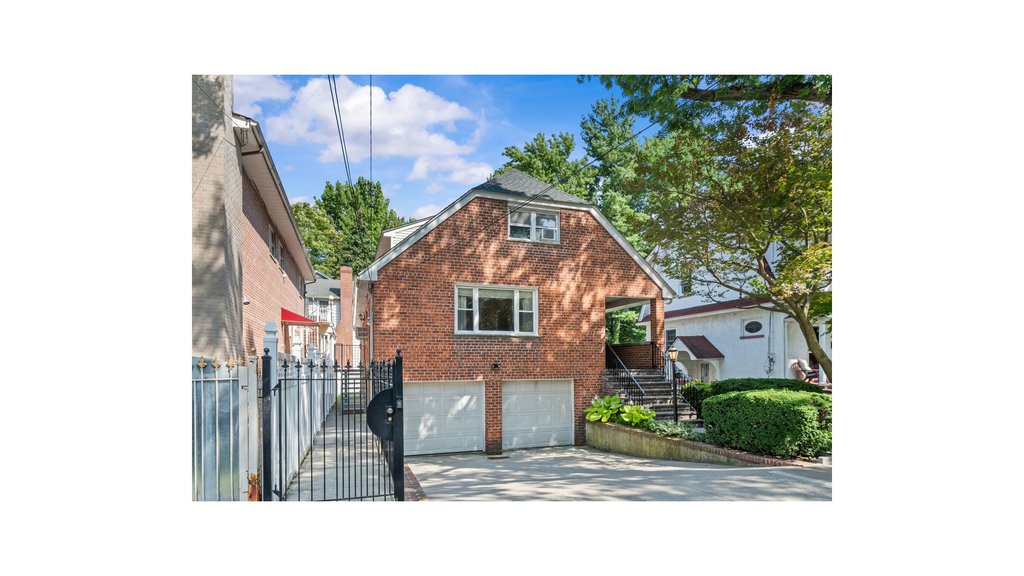 3132 Fairfield Avenue – For Sale photo 3