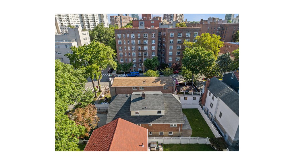 3132 Fairfield Avenue – For Sale photo 8
