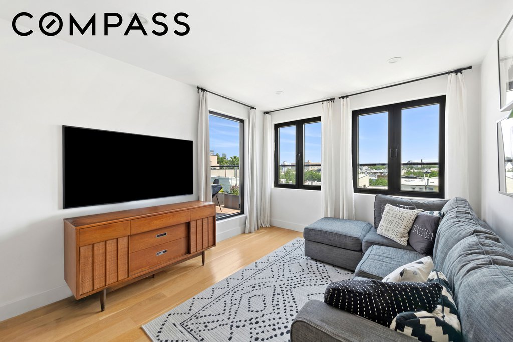91 Diamond Street, Unit PHB photo 3