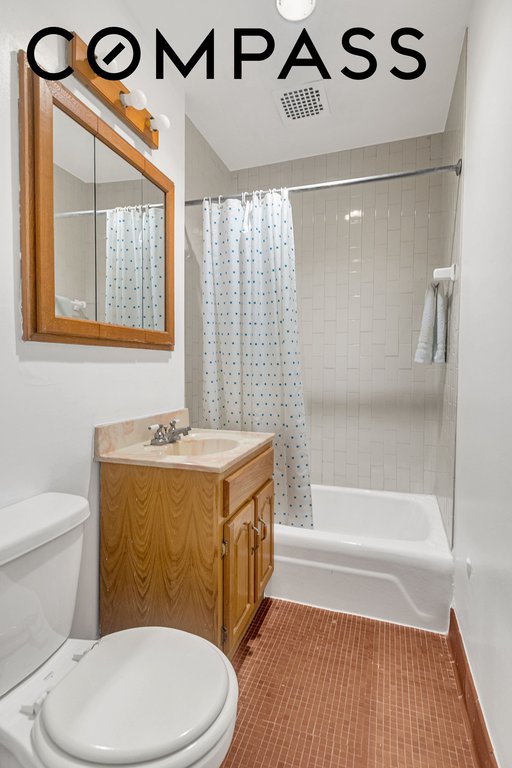 214 Riverside Drive, Unit 303 photo 6