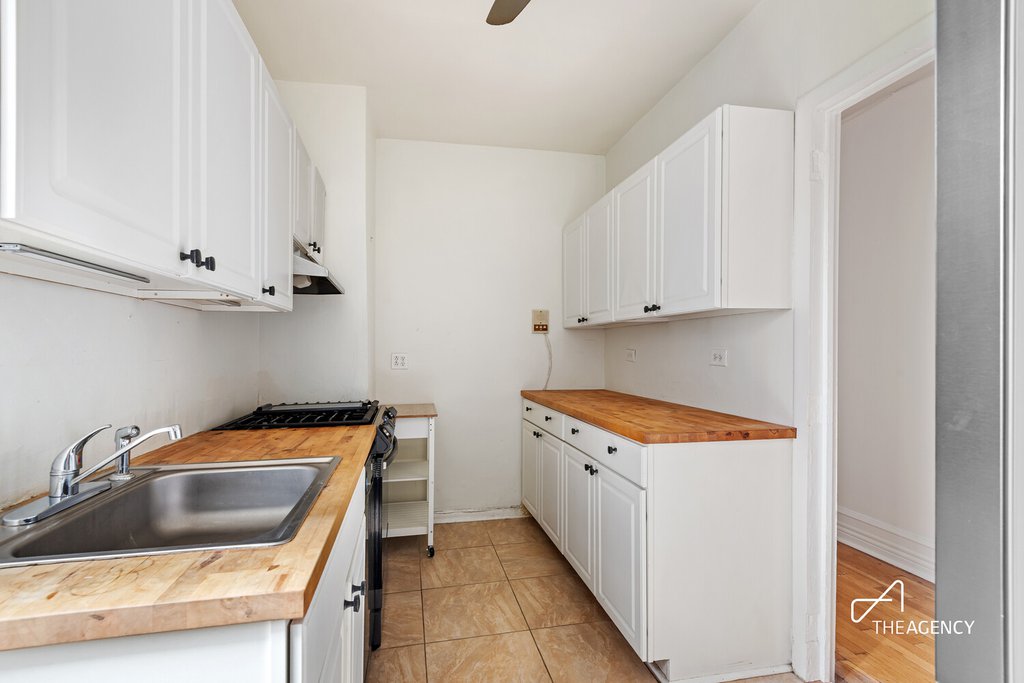 720 West 173rd Street, Unit 25 photo 4