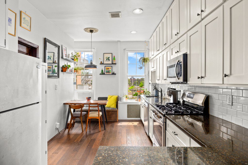 98 Luquer Street, Unit 3R photo 11
