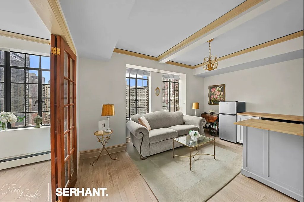 320 East 42nd Street, Unit 2318