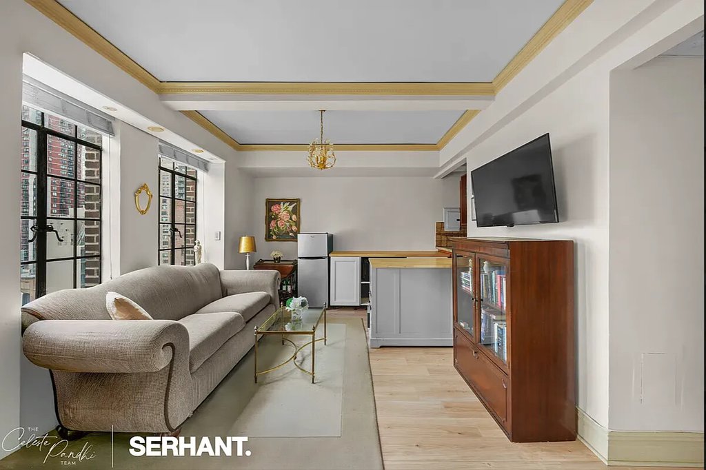 320 East 42nd Street, Unit 2318 photo 2