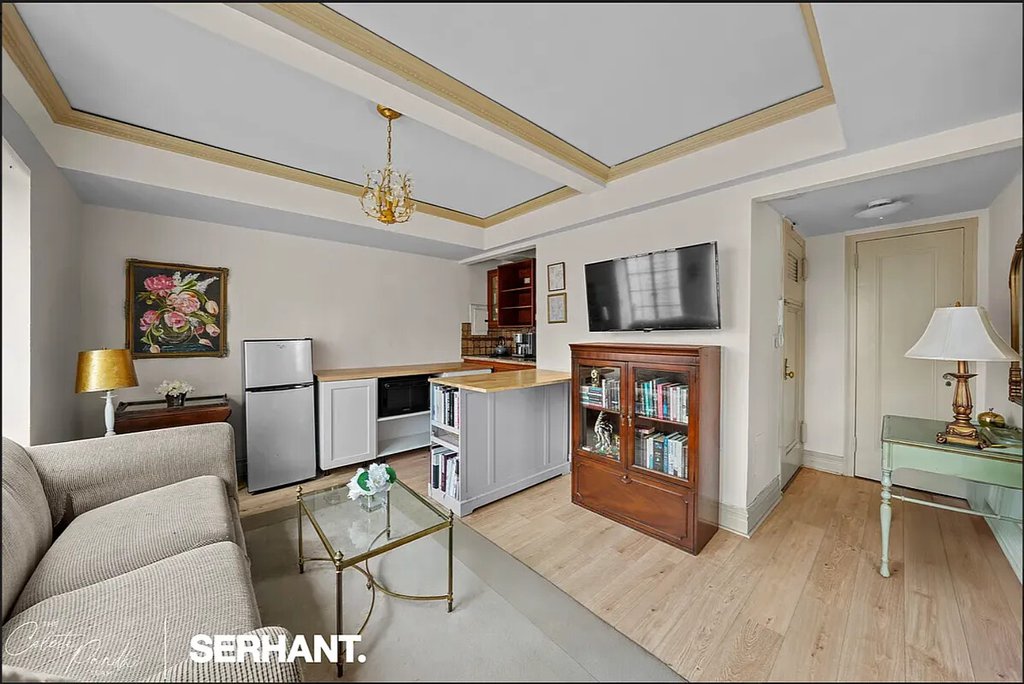 320 East 42nd Street, Unit 2318 photo 3