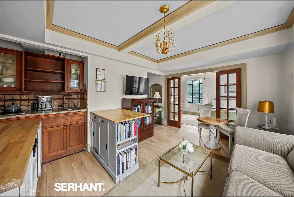 320 East 42nd Street, Unit 2318 photo 4