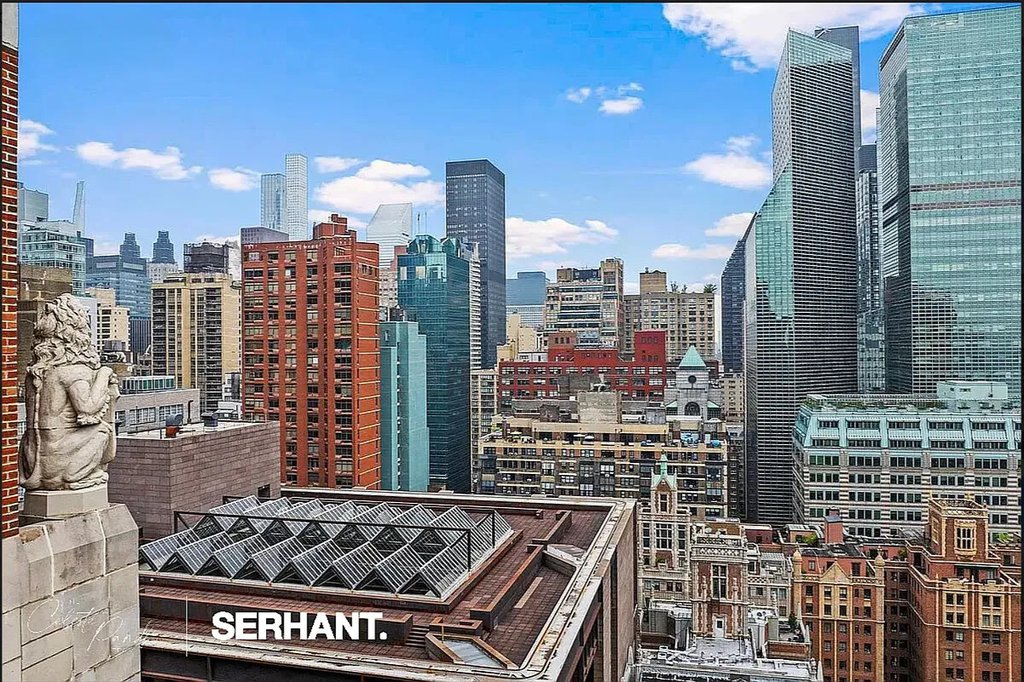 320 East 42nd Street, Unit 2318 photo 9
