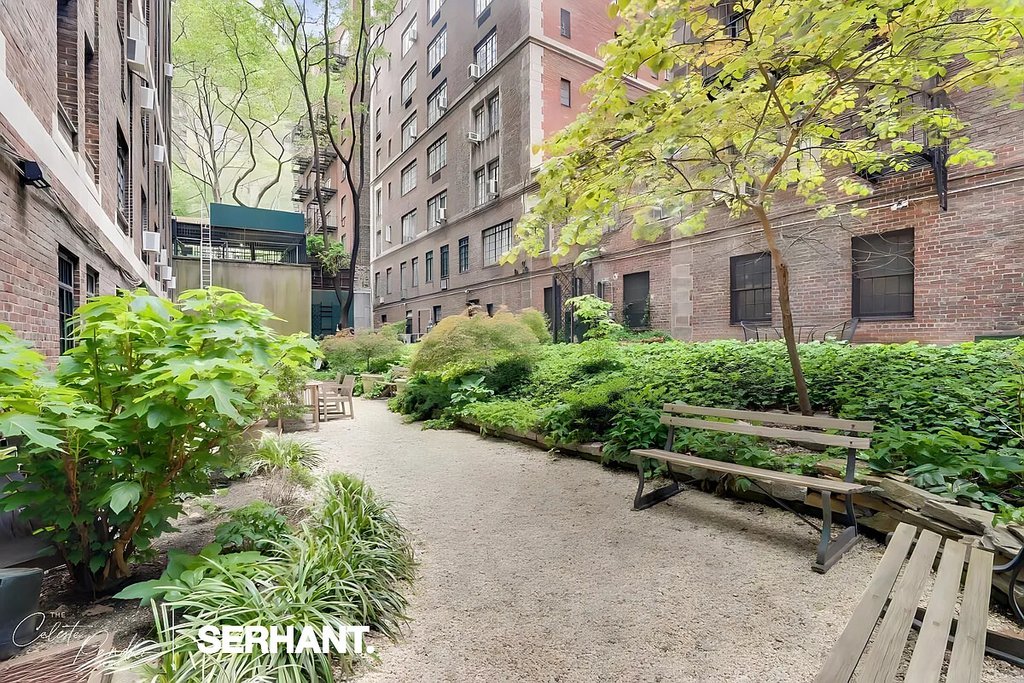 320 East 42nd Street, Unit 2318 photo 18