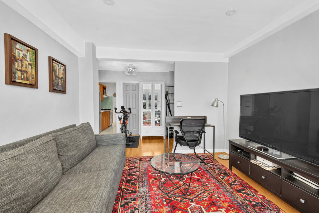 340 Haven Avenue, Unit 3R photo 2