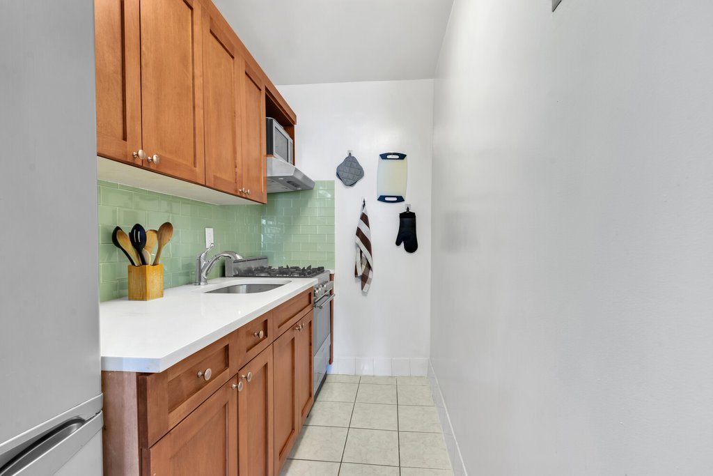 340 Haven Avenue, Unit 3R photo 3