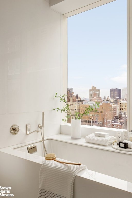 1289 Lexington Avenue, Unit PHA photo 13