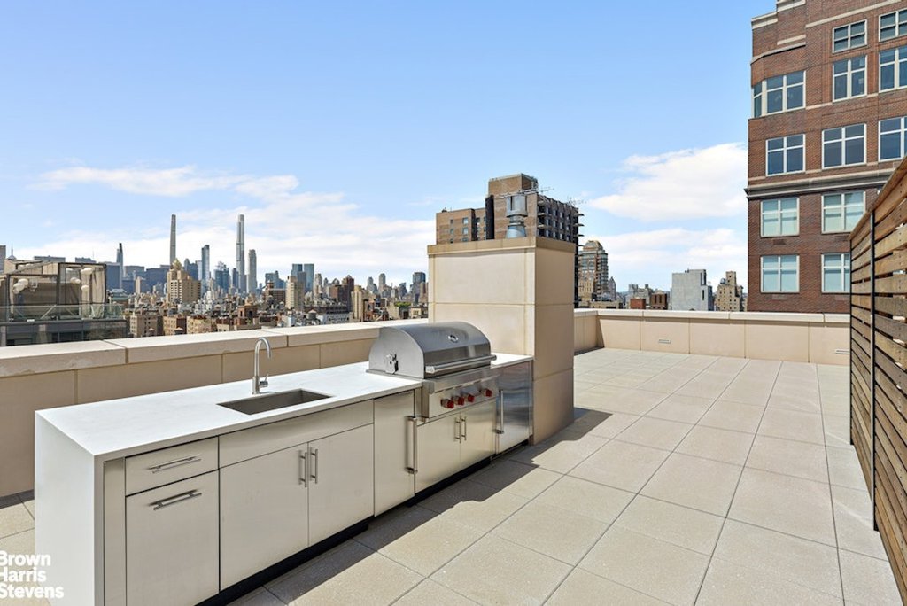 1289 Lexington Avenue, Unit PHA photo 14