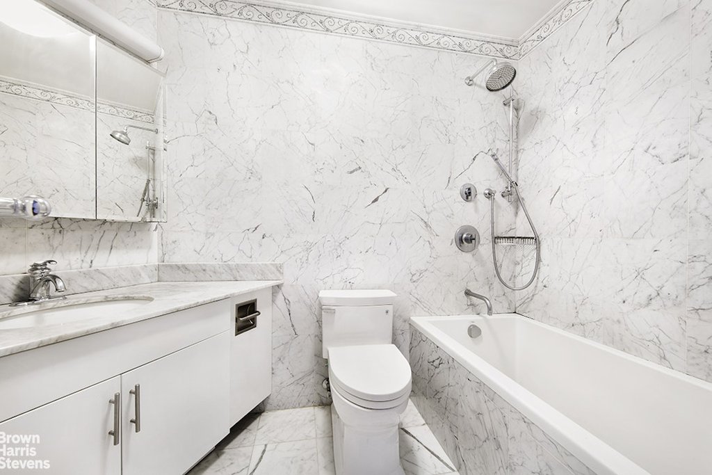 30 West 63rd Street, Unit 16H photo 3
