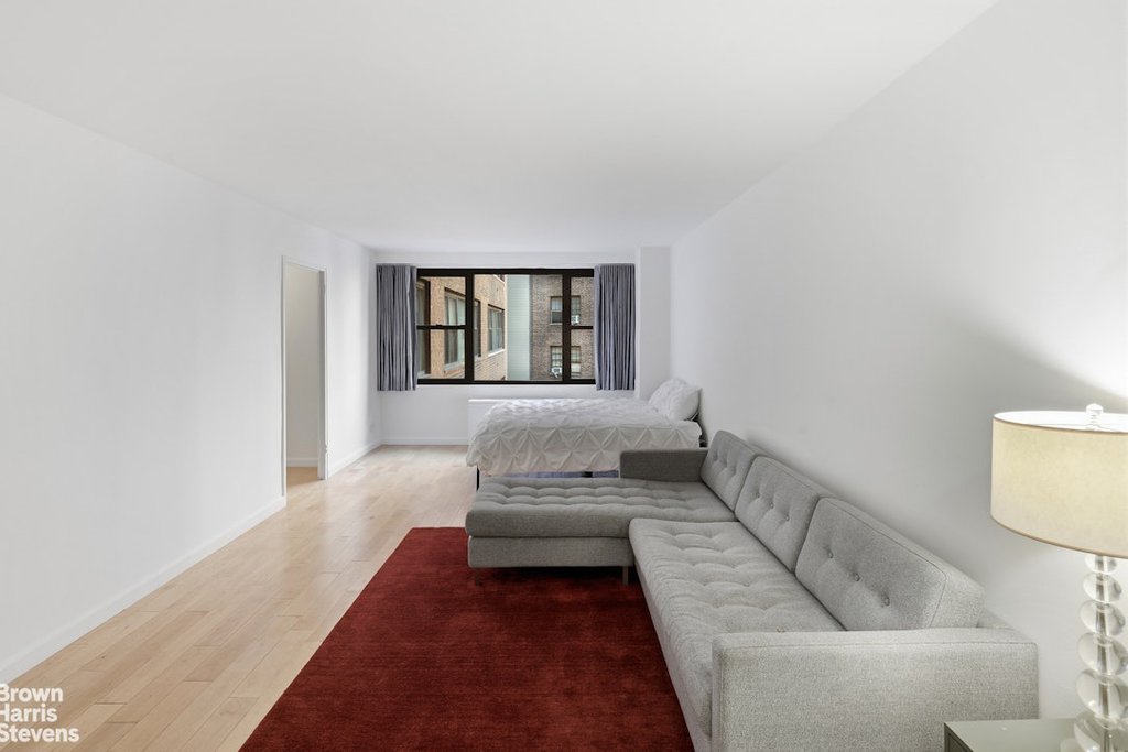 305 East 40th Street, Unit 8Z photo 2