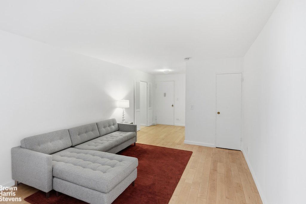 305 East 40th Street, Unit 8Z photo 6