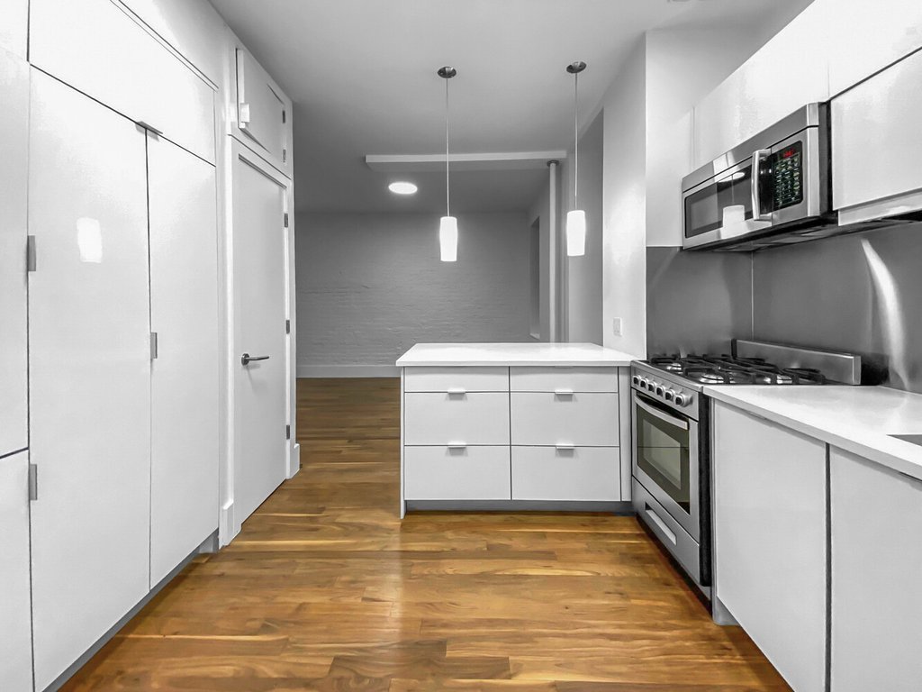 455 Hudson Street, Unit 3 photo 5