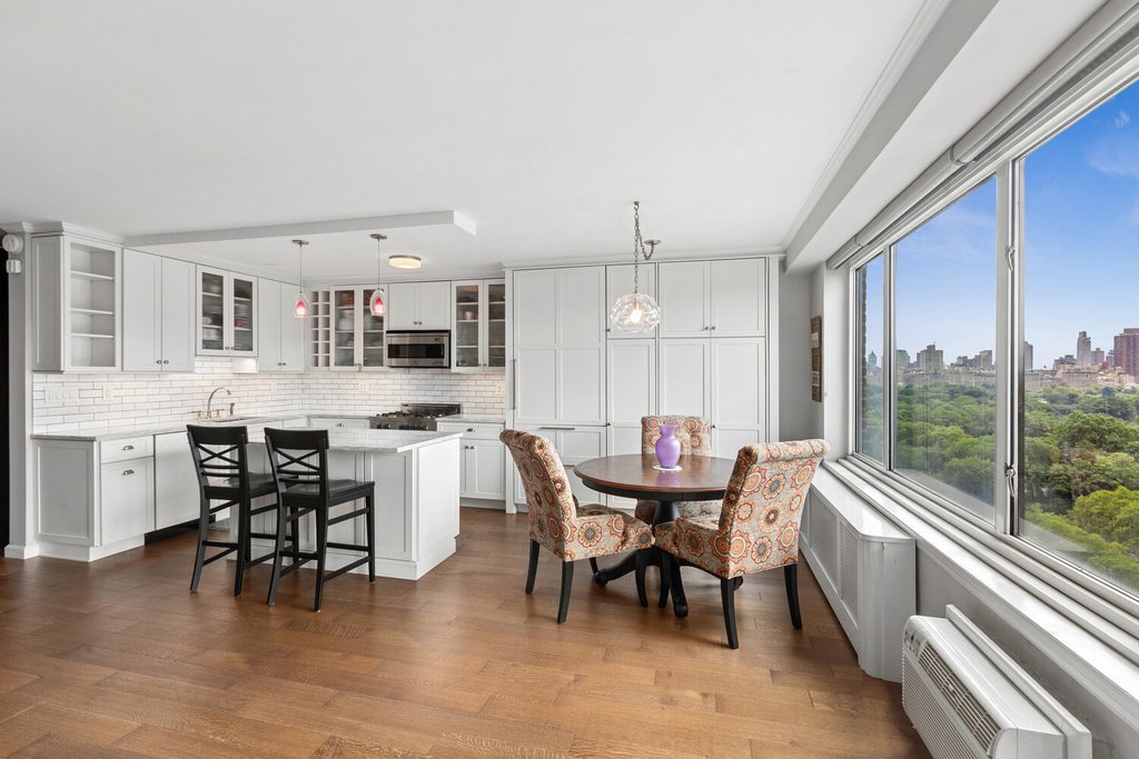 392 Central Park West, Unit 19X photo 3