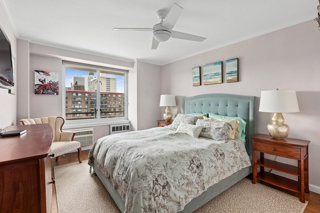 392 Central Park West, Unit 19X photo 4