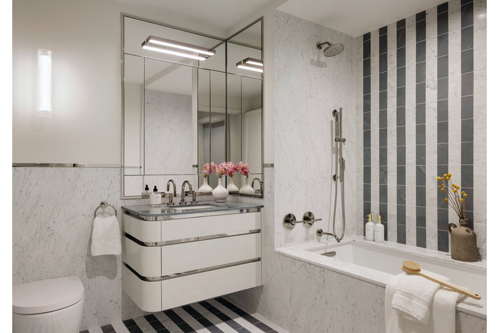 303 Park Avenue, Unit 2429 photo 8