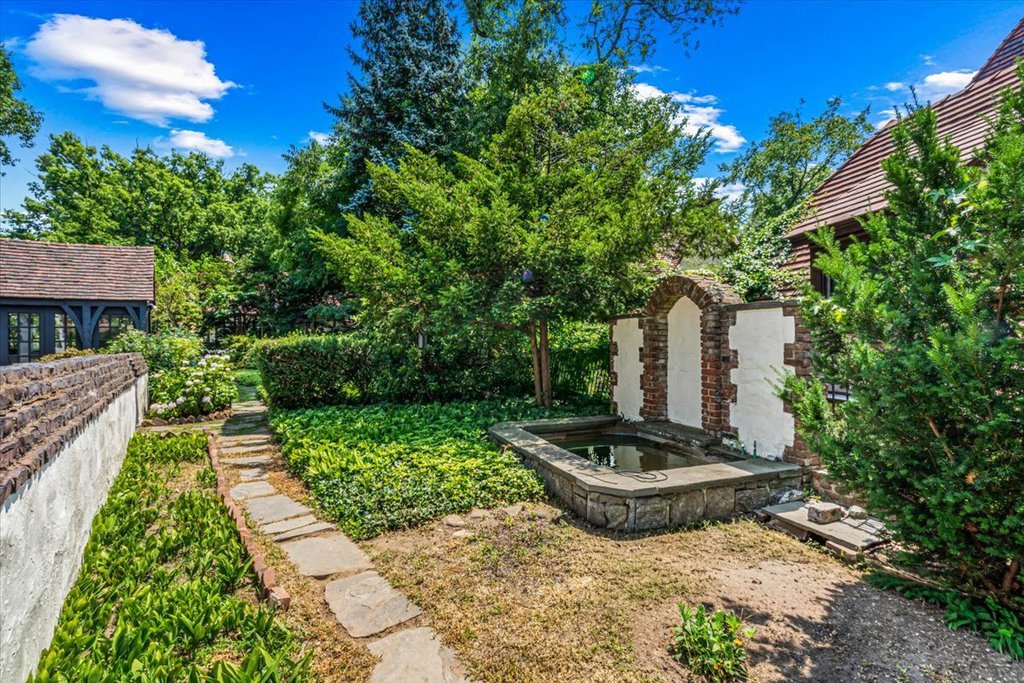 50 Overhill Road – For Sale photo 44
