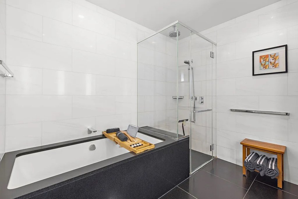 50 Riverside Boulevard, Unit 6DE photo 3