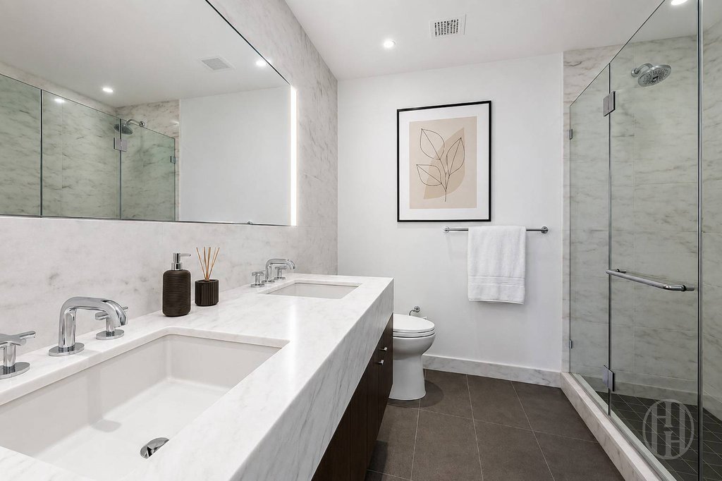 200 East 62nd Street, Unit 22D photo 4