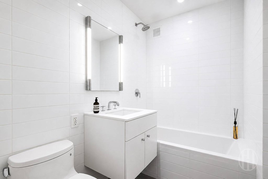200 East 62nd Street, Unit 22D photo 6