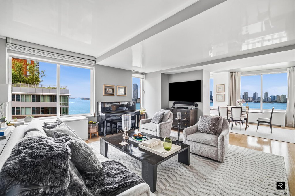 212 Warren Street, Unit 17C