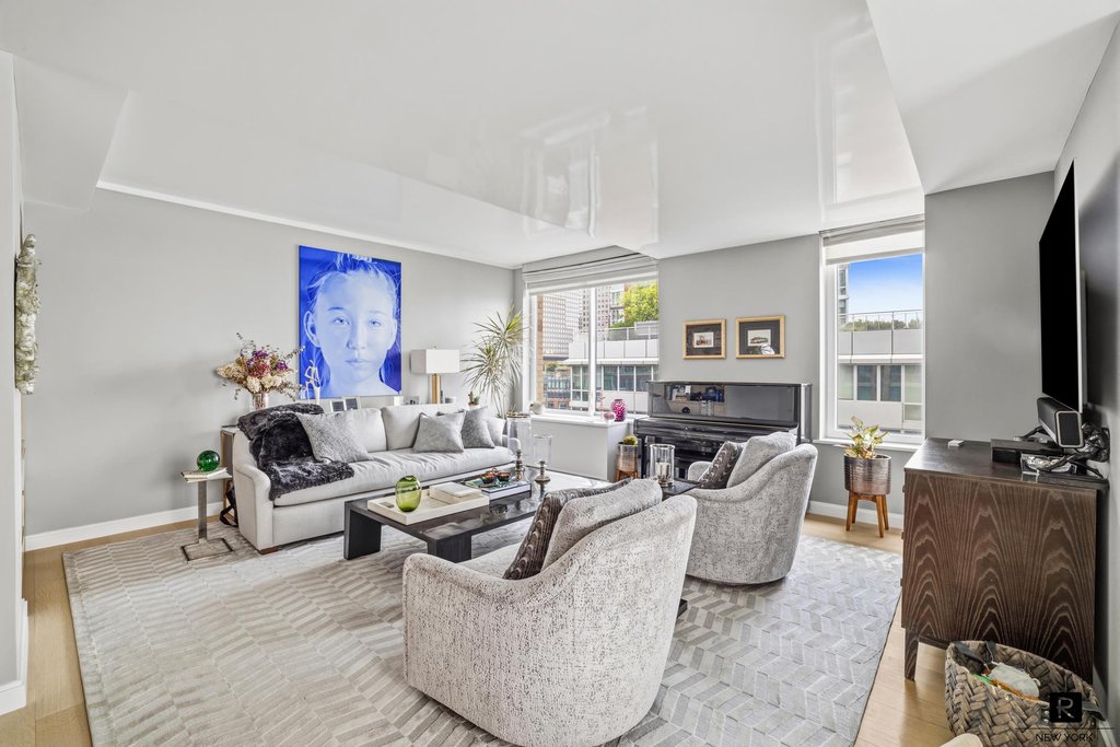 212 Warren Street, Unit 17C photo 2
